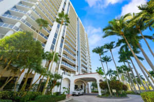 3598 Yacht Club Dr 1204, Aventura