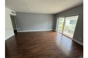 9260 Bay Harbor Ter 24, Bay Harbor Islands