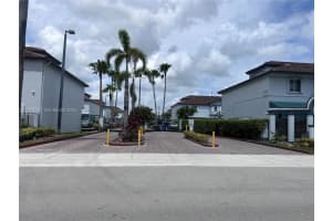 8260 Nw 10th 7, Miami