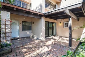 495 W Park Dr 101, Miami