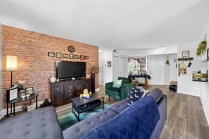 365 Sw 86th Ave 201, Pembroke Pines