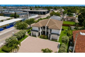 996 E 24th St 996, Hialeah