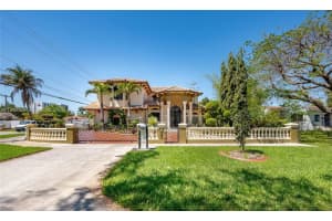 588 Miller Dr, Miami Springs