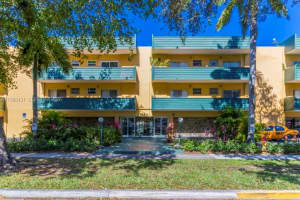1975 Ne 135th St 3f, North Miami