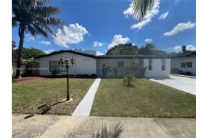 1970 Nw 192nd Ter, Miami Gardens