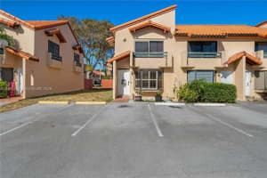 10206 Sw 77th Ct, Miami