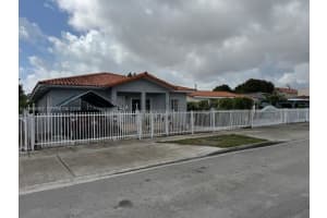174 E 15th St, Hialeah