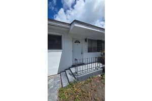 16131 Ne 19th Pl 3, North Miami Beach
