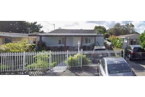 2314 Sw 60 Avenue, Miami