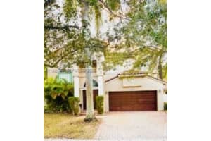 1040 Nw 185th Ave, Pembroke Pines