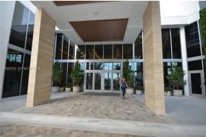 16385 Biscayne Blvd 518, North Miami Beach