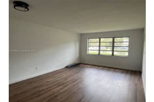 1540 Ne 191st St 122, Miami