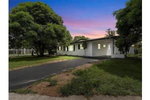 4900 Nw 14th St, Lauderhill