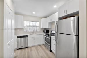 9201 Sunrise Lakes Blvd 304, Sunrise