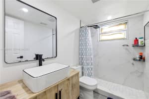 5666 Mayo St 2, Hollywood