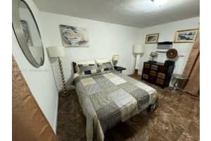 1086 Nw 110th St 3, Miami