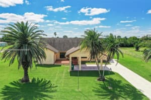 19900 Sw 326th St 19900, Homestead