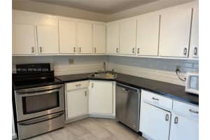 2750 Ne 183rd St 1912, Aventura
