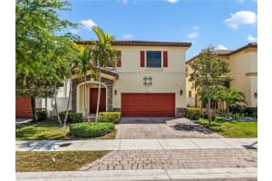 8841 W 34th Ct, Hialeah