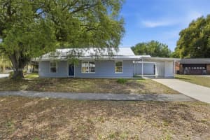 210 E Sugarland Cir, Clewiston