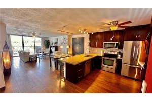 3703 Ne 166th St 503, North Miami Beach