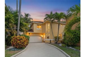 11407 Lakeview Dr, Coral Springs