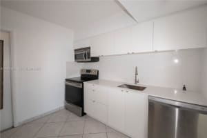 1075 93rd St 403, Bay Harbor Islands