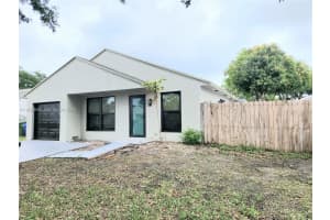 8615 Sw 15th St, Pembroke Pines