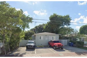 1514 Sw 6th St 4, Miami