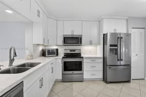 901 Sw 128th Ter 102a, Pembroke Pines