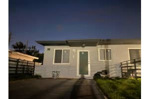 225 Sw 76th Ct 225, Miami