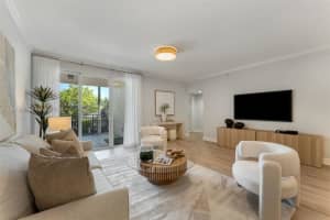 7588 Sw 102nd St 203, Pinecrest