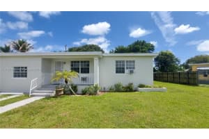 8915 Nw 10th Ave 8915, Miami