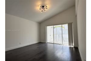 5672 Rock Island Rd 271, Tamarac