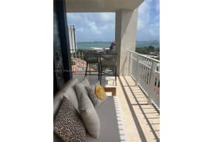 1000 Quayside Ter 1404, Miami