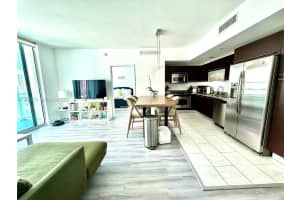 950 Brickell Bay Dr 2706, Miami