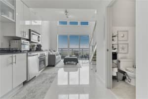 60 Sw 13th St 2805, Miami