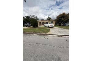 4998 Sw 8th Ct, Margate