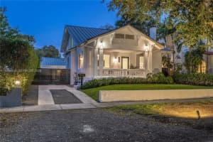 320 Ne 88th St, El Portal