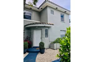 535 Ne 68th St Upstairs, Miami