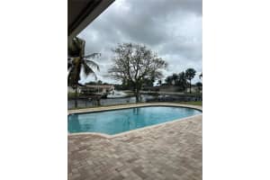 6121 Sw 16th St, Plantation