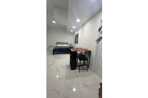 10042 Sw 161st Ave, Miami