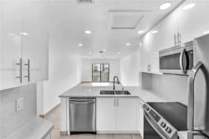 7668 Sw 152nd Ave 2-211, Miami