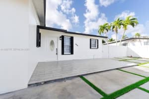7884 Nw 175th St, Hialeah