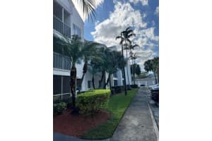 320 Ne 12th Ave 703, Hallandale Beach 320 Ne 12th Ave 703, Hallandale Beach