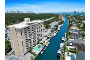 2350 Ne 135th St 1101, North Miami