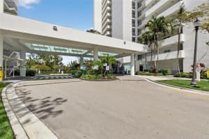 15051 Royal Oaks Ln 2406, North Miami