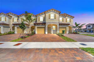 2425 Se 28th Dr 2425, Homestead 2425 Se 28th Dr 2425, Homestead