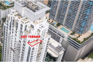 1060 Brickell Ave 4207, Miami