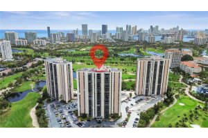 20301 W Country Club Dr 526, Aventura